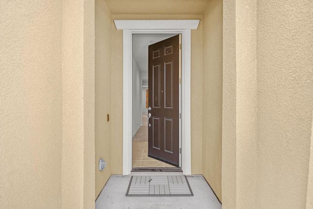 712 Renoir Ln, Stockton, CA 95209