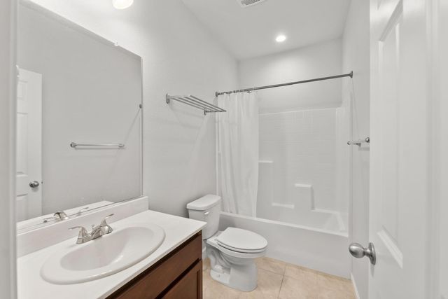 712 Renoir Ln, Stockton, CA 95209