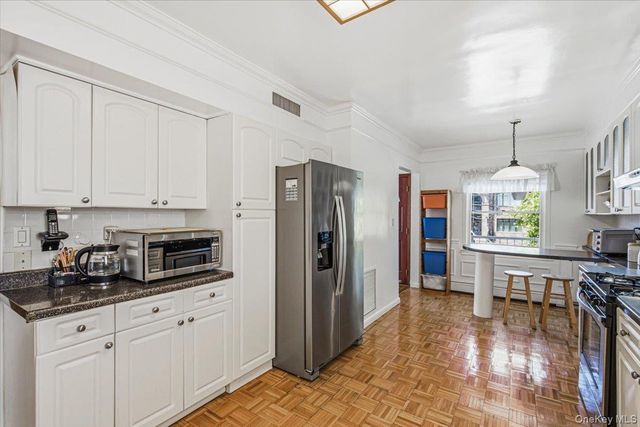 6461 230th Street, Oakland Gardens, NY 11364