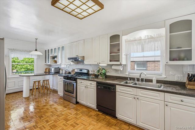 6461 230th Street, Oakland Gardens, NY 11364
