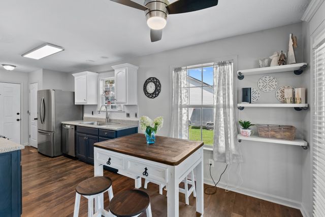 1620 Baucom Dr, Columbia, TN 38401