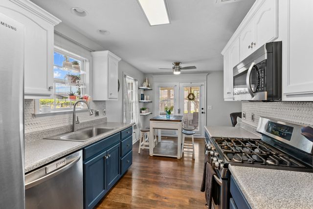 1620 Baucom Dr, Columbia, TN 38401