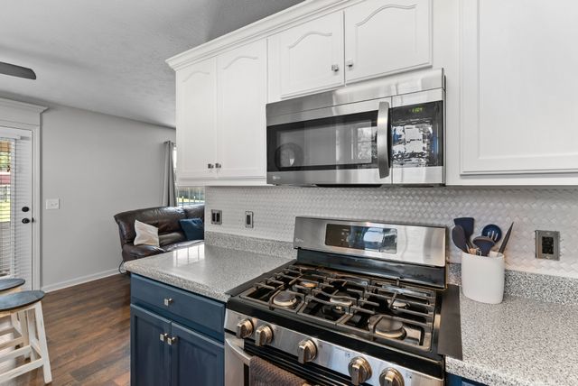 1620 Baucom Dr, Columbia, TN 38401