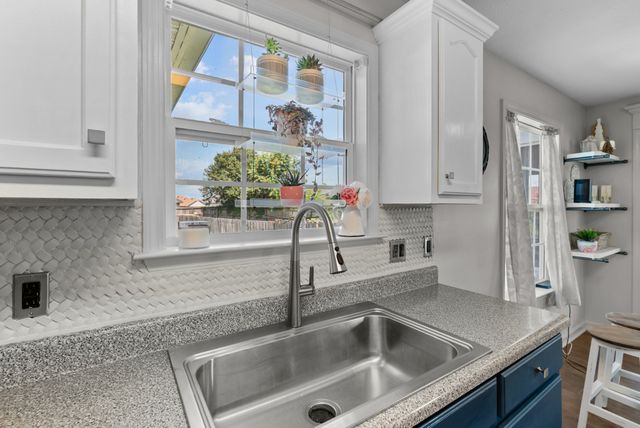 1620 Baucom Dr, Columbia, TN 38401