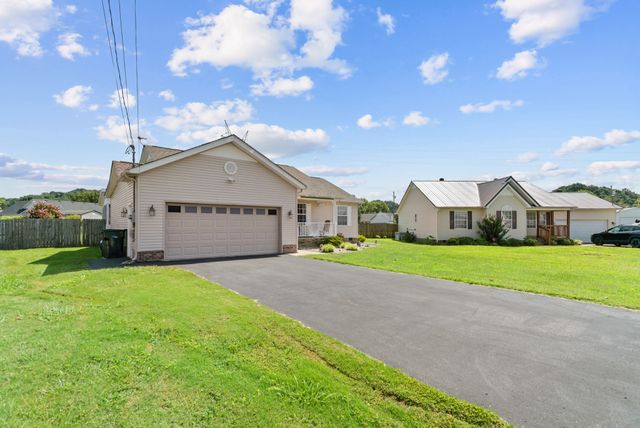 1620 Baucom Dr, Columbia, TN 38401