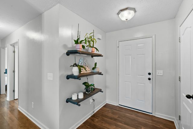 1620 Baucom Dr, Columbia, TN 38401