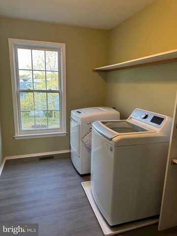 11 GRANITE CT, Fredericksburg, VA 22406
