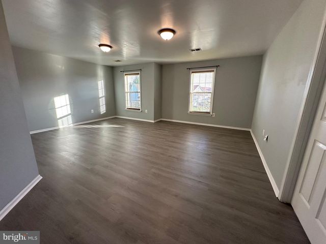 11 GRANITE CT, Fredericksburg, VA 22406