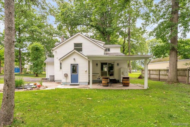 27769 Gilbert Drive, Warren, MI 48093