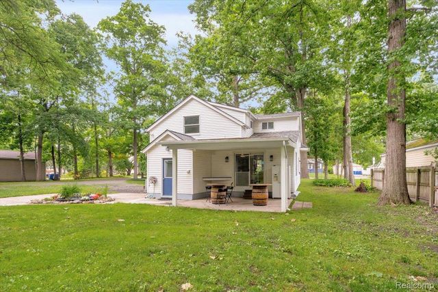 27769 Gilbert Drive, Warren, MI 48093