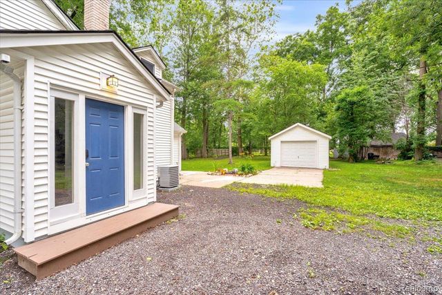 27769 Gilbert Drive, Warren, MI 48093