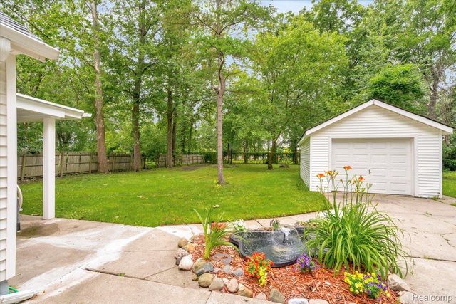 27769 Gilbert Drive, Warren, MI 48093