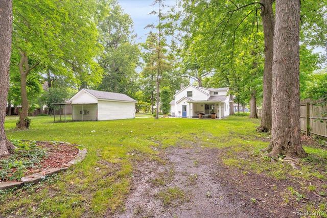 27769 Gilbert Drive, Warren, MI 48093