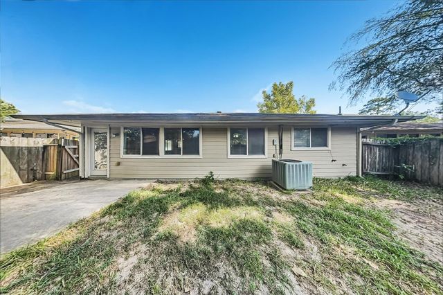 434 Laurel Timbers Drive, Houston, TX 77339