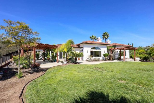 2353 Buena Creek Trail, Vista, CA 92084