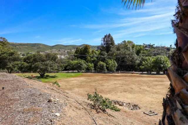 2353 Buena Creek Trail, Vista, CA 92084