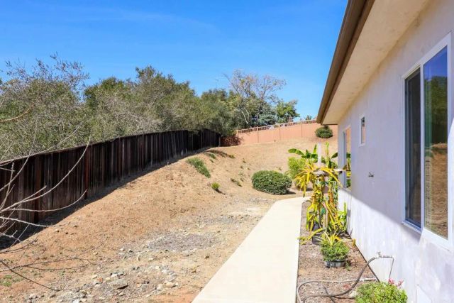 2353 Buena Creek Trail, Vista, CA 92084