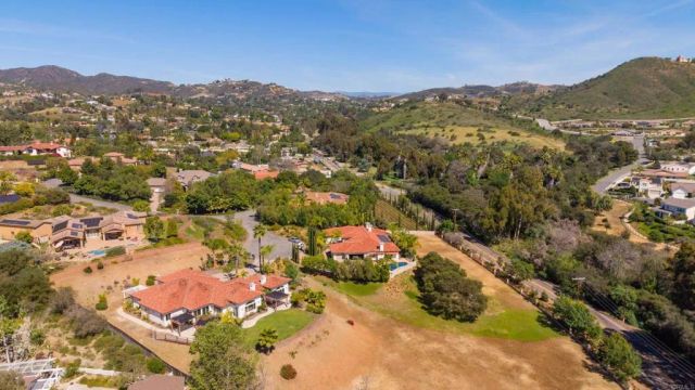 2353 Buena Creek Trail, Vista, CA 92084