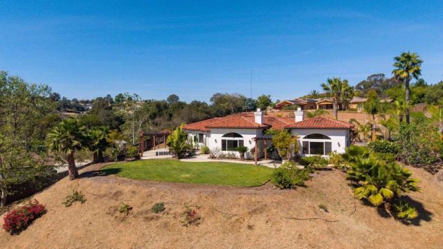 2353 Buena Creek Trail, Vista, CA 92084