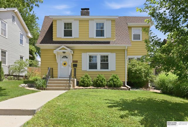 827 S 55th Street, Omaha, NE 68106