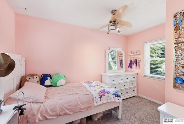 827 S 55th Street, Omaha, NE 68106