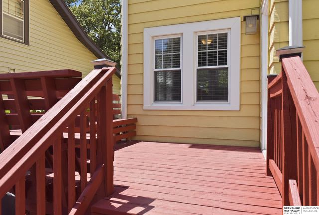 827 S 55th Street, Omaha, NE 68106