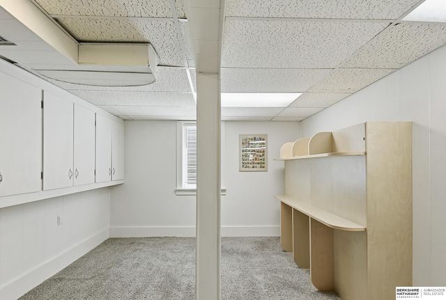 827 S 55th Street, Omaha, NE 68106