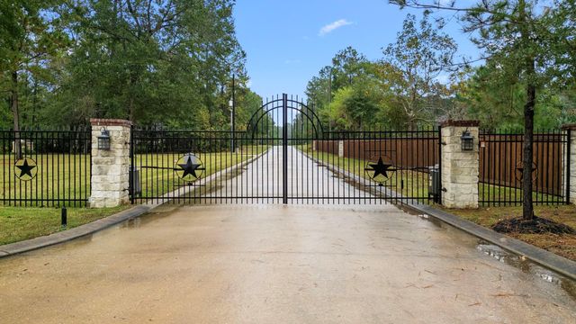 11348 Sunset Avenue, Magnolia, TX 77354