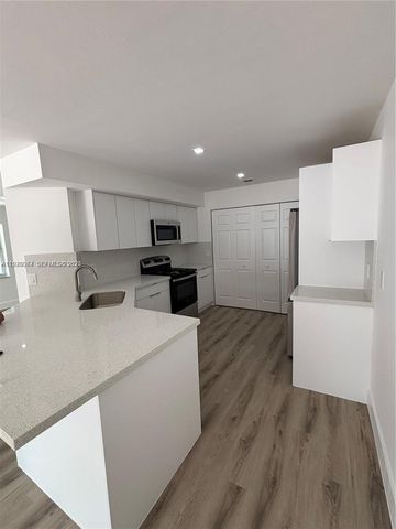 12637 SW 54th St, Miramar, FL 33027