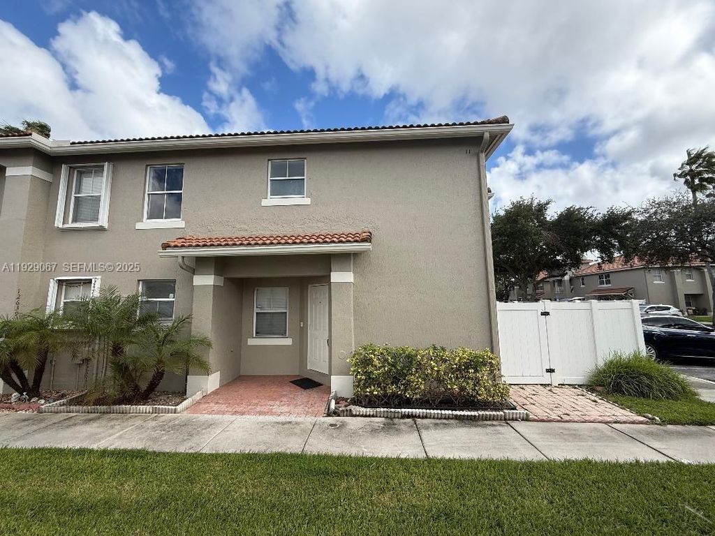 12637 SW 54th St, Miramar, FL 33027