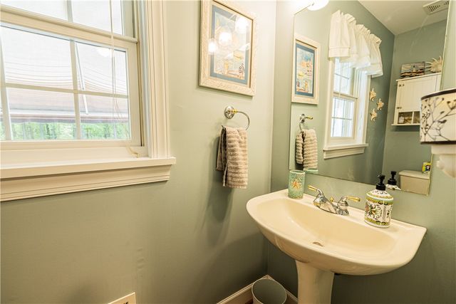 487 Sandystone Circle, Webster, NY 14580
