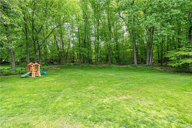 487 Sandystone Circle, Webster, NY 14580