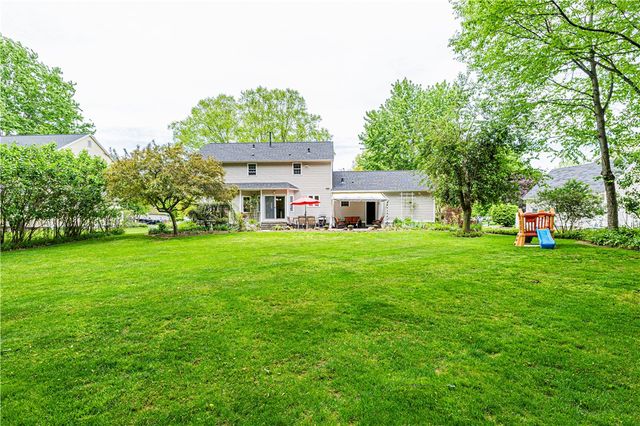 487 Sandystone Circle, Webster, NY 14580