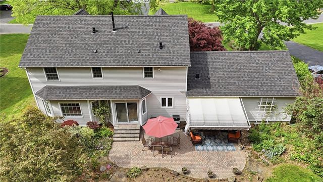 487 Sandystone Circle, Webster, NY 14580