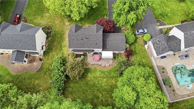 487 Sandystone Circle, Webster, NY 14580