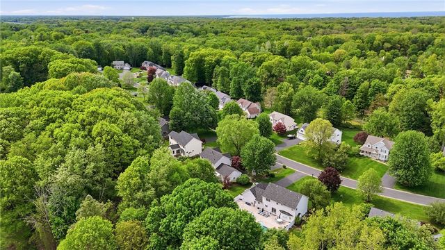 487 Sandystone Circle, Webster, NY 14580