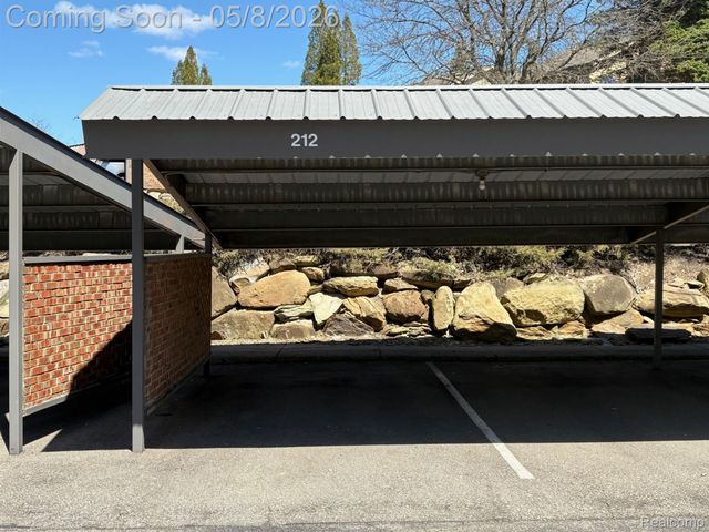 2605 GREENSTONE Boulevard 212, Auburn Hills, MI 48326