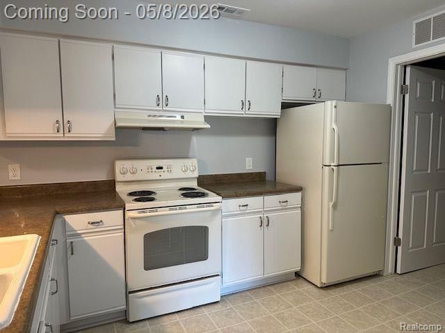 2605 GREENSTONE Boulevard 212, Auburn Hills, MI 48326