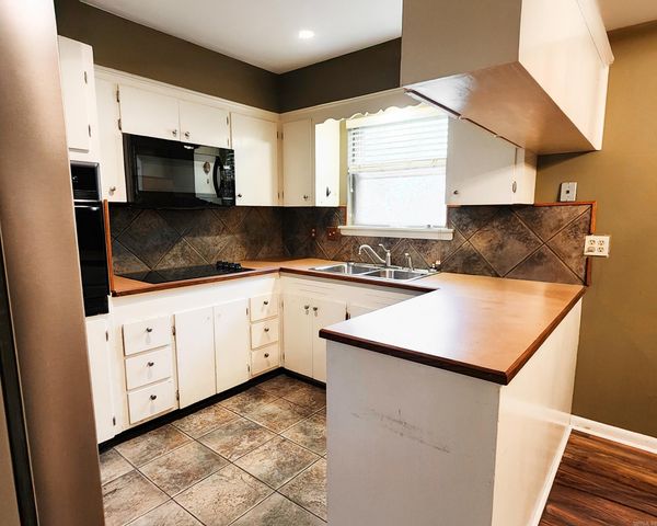 10012 Ronald Drive, Little Rock, AR 72205