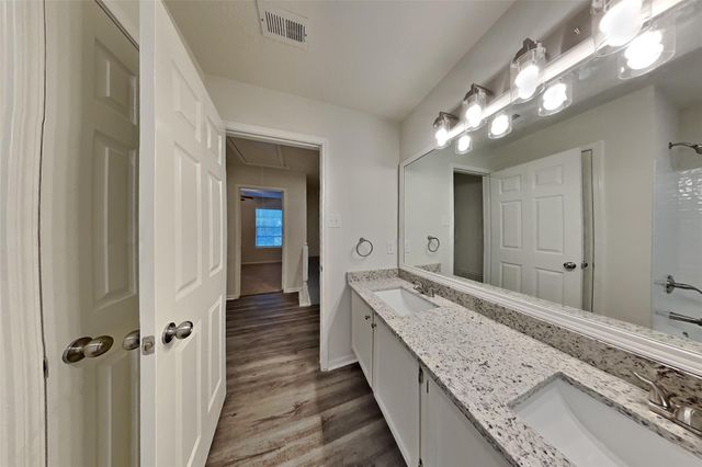 8335 Sparkling Springs Drive, Houston, TX 77095