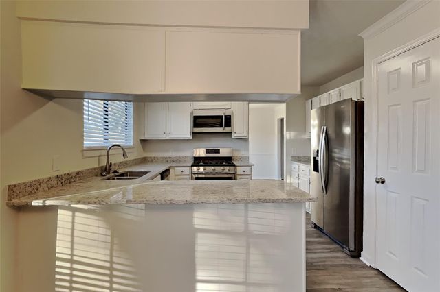 8335 Sparkling Springs Drive, Houston, TX 77095