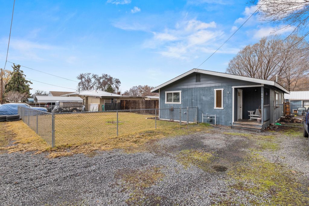 1804 Hope Street, Klamath Falls, OR 97603