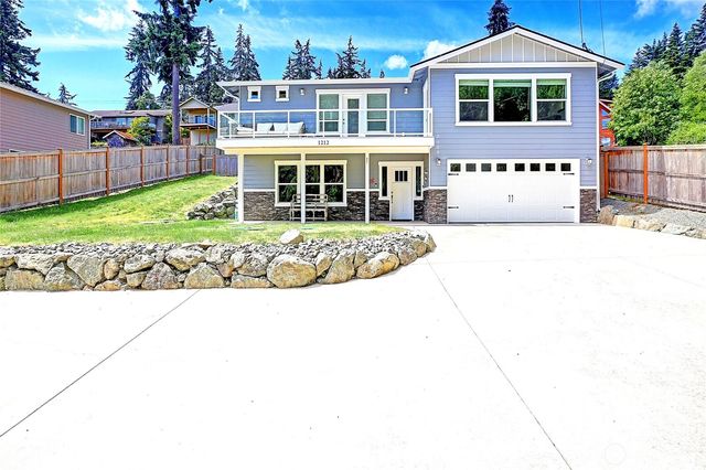 1212 View Street, Camano Island, WA 98282