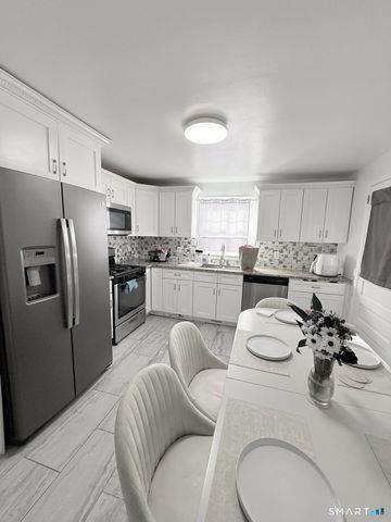 243 Sunshine Circle, Bridgeport, CT 06606