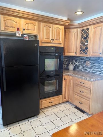 715 Hillview Court, Lewiston, NY 14092