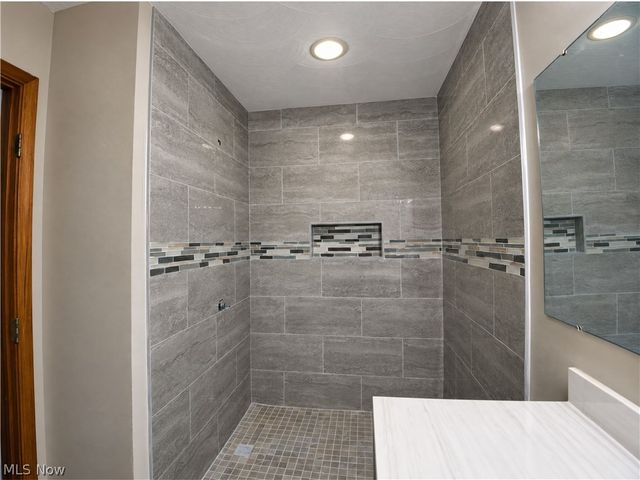 7708 Buchanan Drive, Boardman, OH 44512