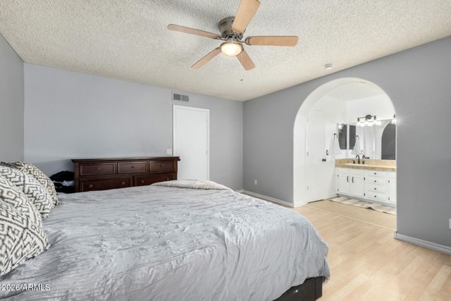 735 S WINTHROP Circle, Mesa, AZ 85204