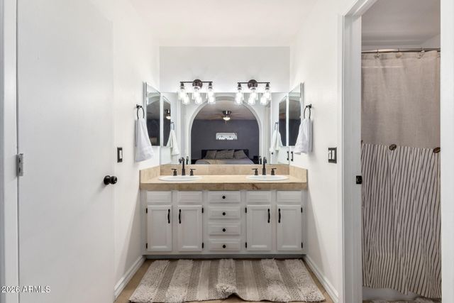 735 S WINTHROP Circle, Mesa, AZ 85204