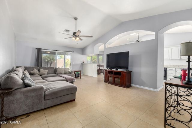 735 S WINTHROP Circle, Mesa, AZ 85204