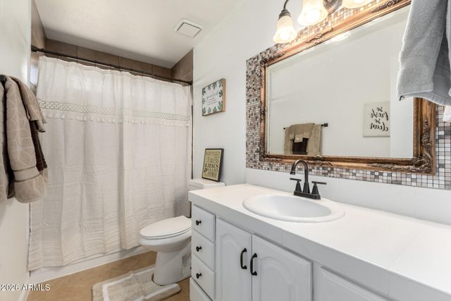 735 S WINTHROP Circle, Mesa, AZ 85204